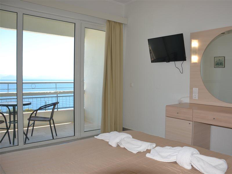 Alexandros Hotel Perama  Eksteriør billede