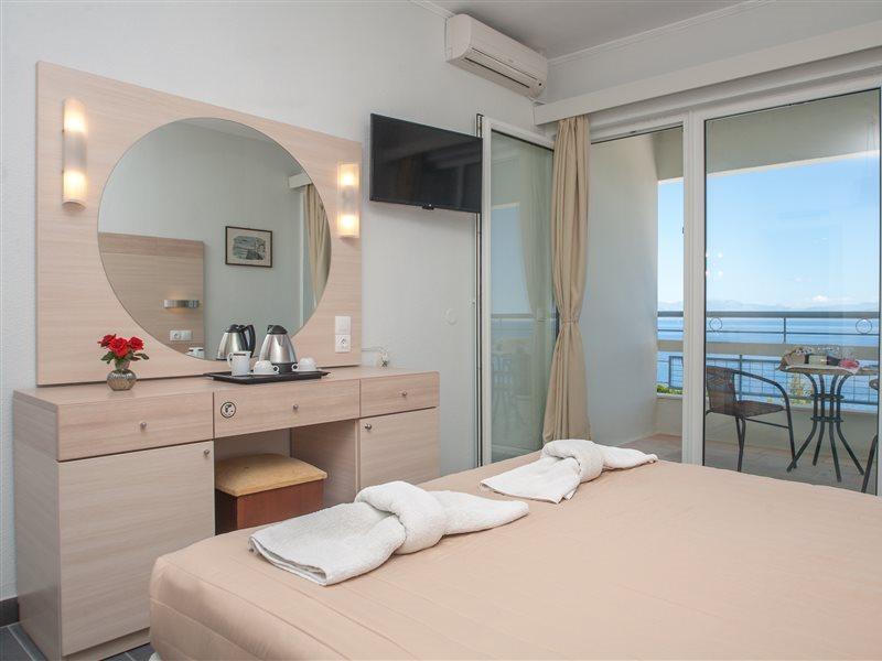 Alexandros Hotel Perama  Eksteriør billede