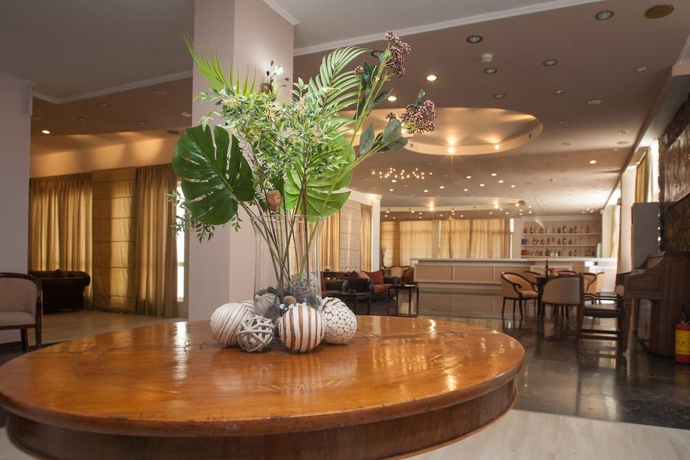 Alexandros Hotel Perama  Eksteriør billede