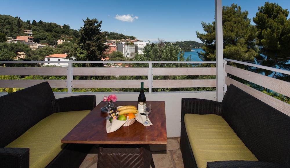 Alexandros Hotel Perama  Eksteriør billede
