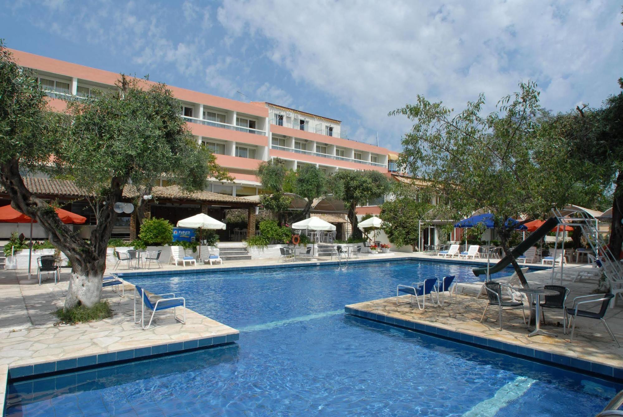 Alexandros Hotel Perama  Eksteriør billede